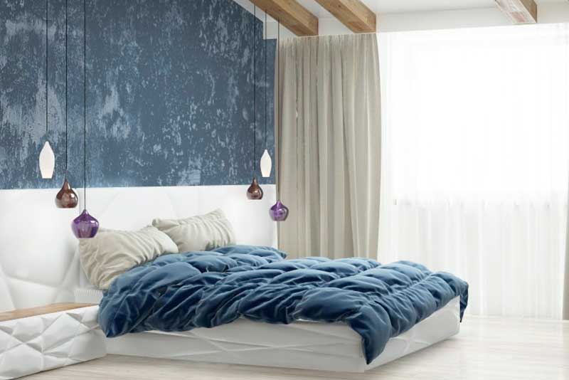 оформление спальной комнаты в белом и синем цвете